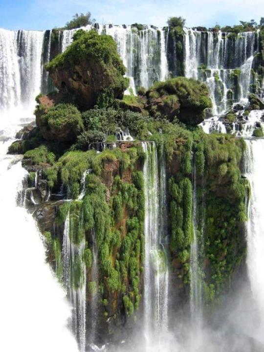 Paraguay vaca-4-Waterfall-Island-Alto-Parana-Paraguay