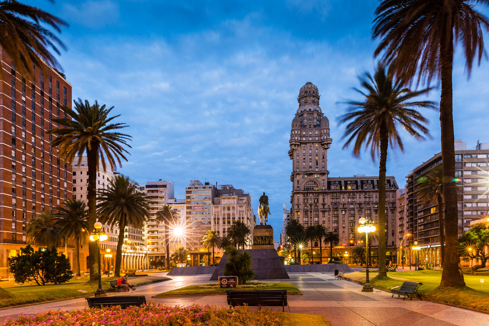 Uruguay_Place-de-l-Independance-a-Montevideo