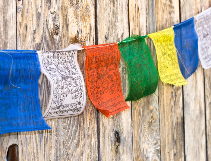 bhutan_shopping_prayer_flags