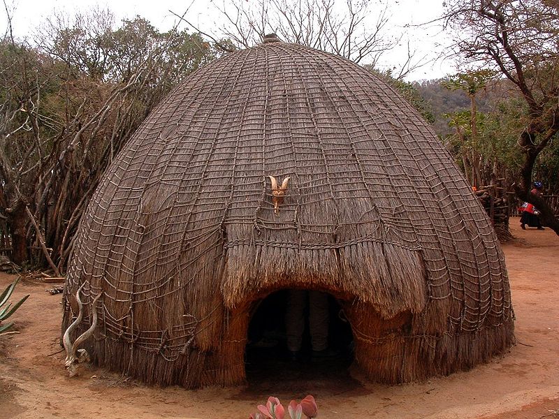 habitat-premier-hutte-traditionnelle-swazilandaise
