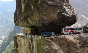 népal-a.aaa-dangerous-road