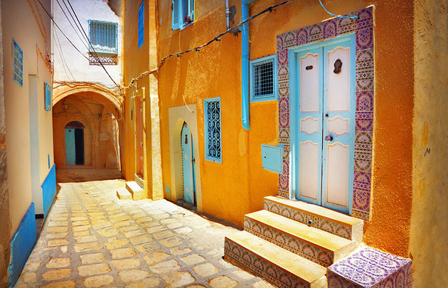 tunisia-sousse-medina-typical-medina-street-architecture