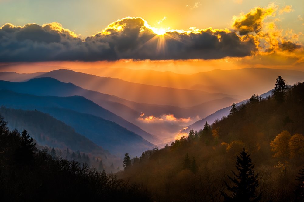 breathtaking-view-near-a-great-smoky-mountains-national-park-visitor-center