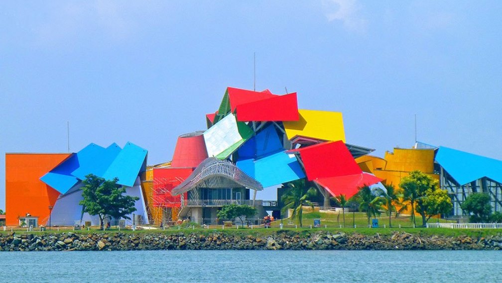 item23.rendition.slideshow.best-frank-gehry-architecture-24-biomuseo_retaille_1
