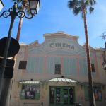 Cinéma a la façade rétro