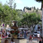 Place fontaine marche et château toute la Provence