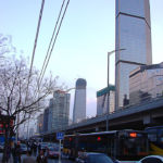 Shanghaï , son quartier des affaires, ses tours, ses traditions
