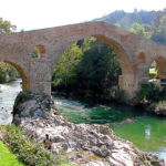 Pont romain, Cangas de Onis, un must et l'un des principaux symboles des Asturies, à l'origine construit par les Romains