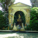 Bustes de Richard Wagner dans le jardin du château