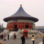 Le Temple du Ciel est un monument de Pékin, situé dans le quartier historique de Xuanwu au sud de la ville. Il est considéré comme l'achèvement de l'architecture chinoise traditionnelle.